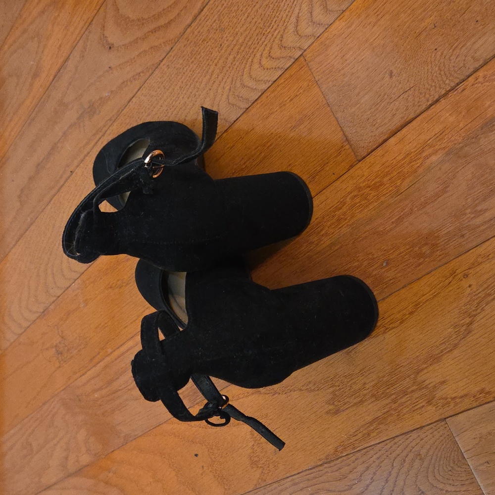 Elegant Black Ankle Strap Heels, 8, Lauren Conrad --never worn - Picture 3 of 4